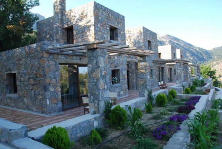 Pezoulia Aparthotel Selakano Екстериор снимка