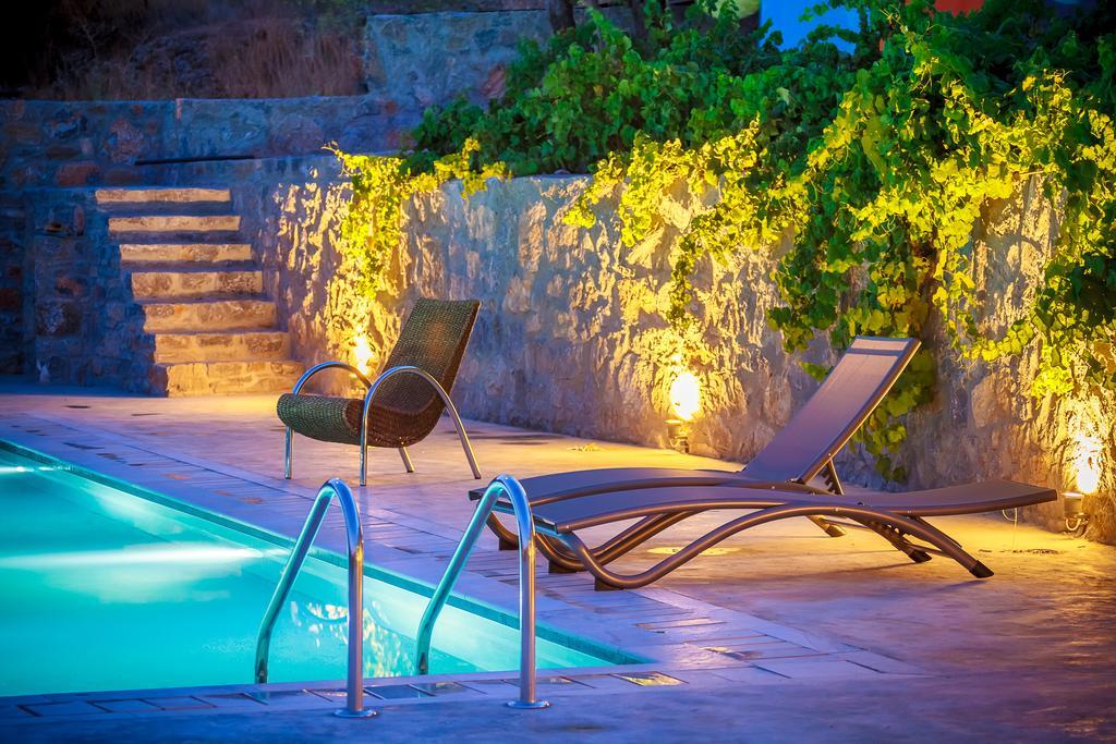 Pezoulia Aparthotel Selakano Стая снимка