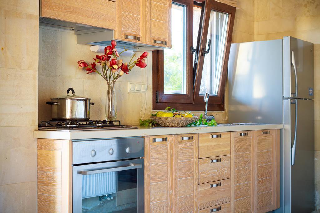 Pezoulia Aparthotel Selakano Стая снимка